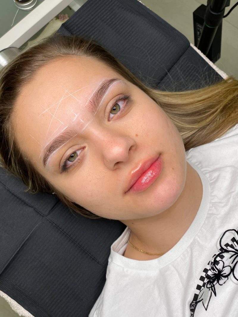 Stilizare sprâncene — Cleo